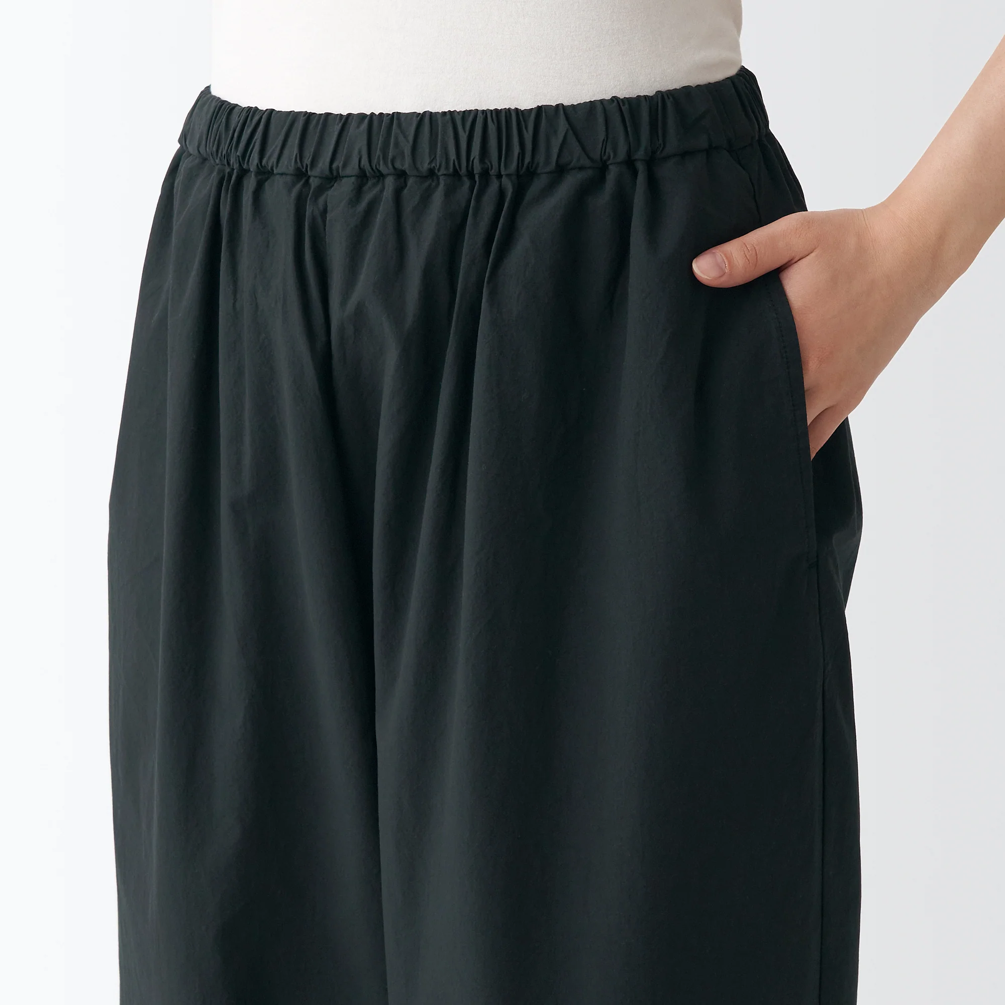 Women's Densely Woven Wide Tapered Pants One Size - Image 14