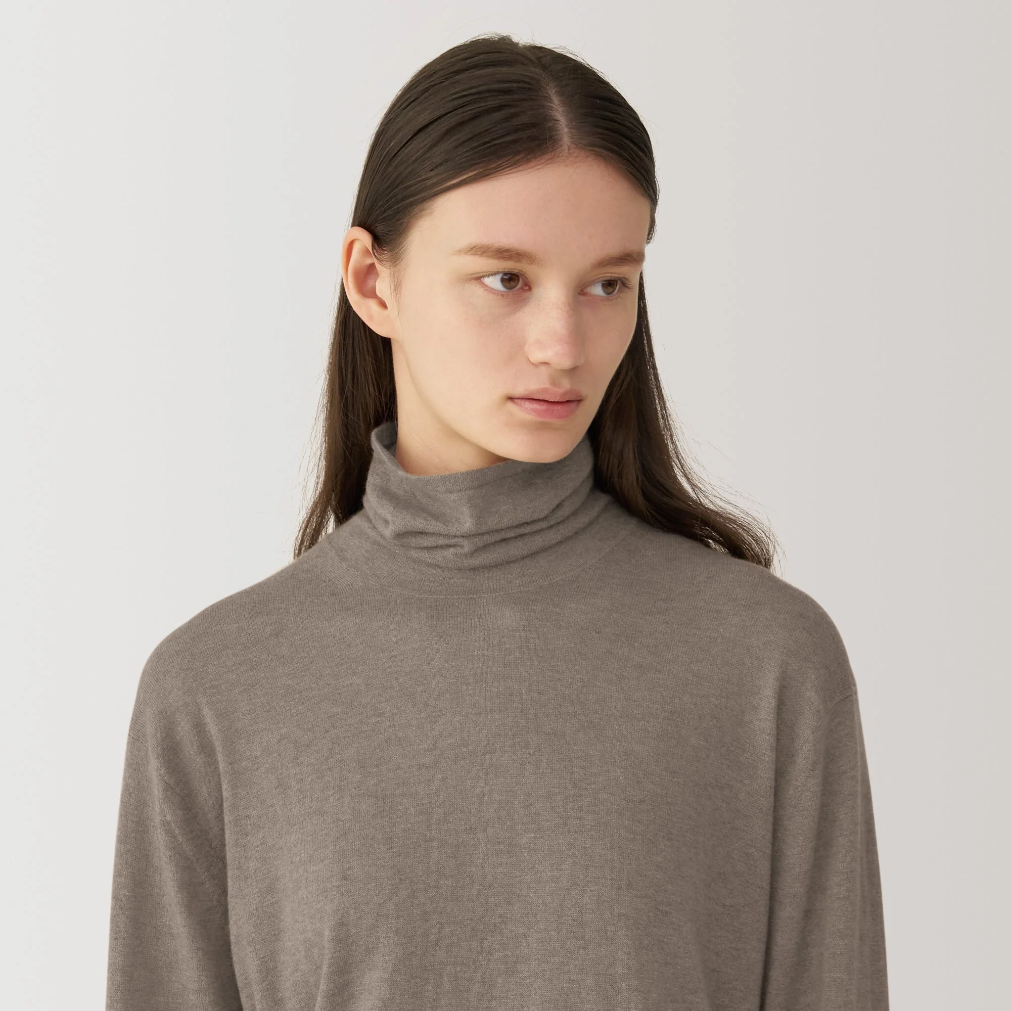 Labo Women's Natural Cashmere Turtleneck Sweater - Image 6