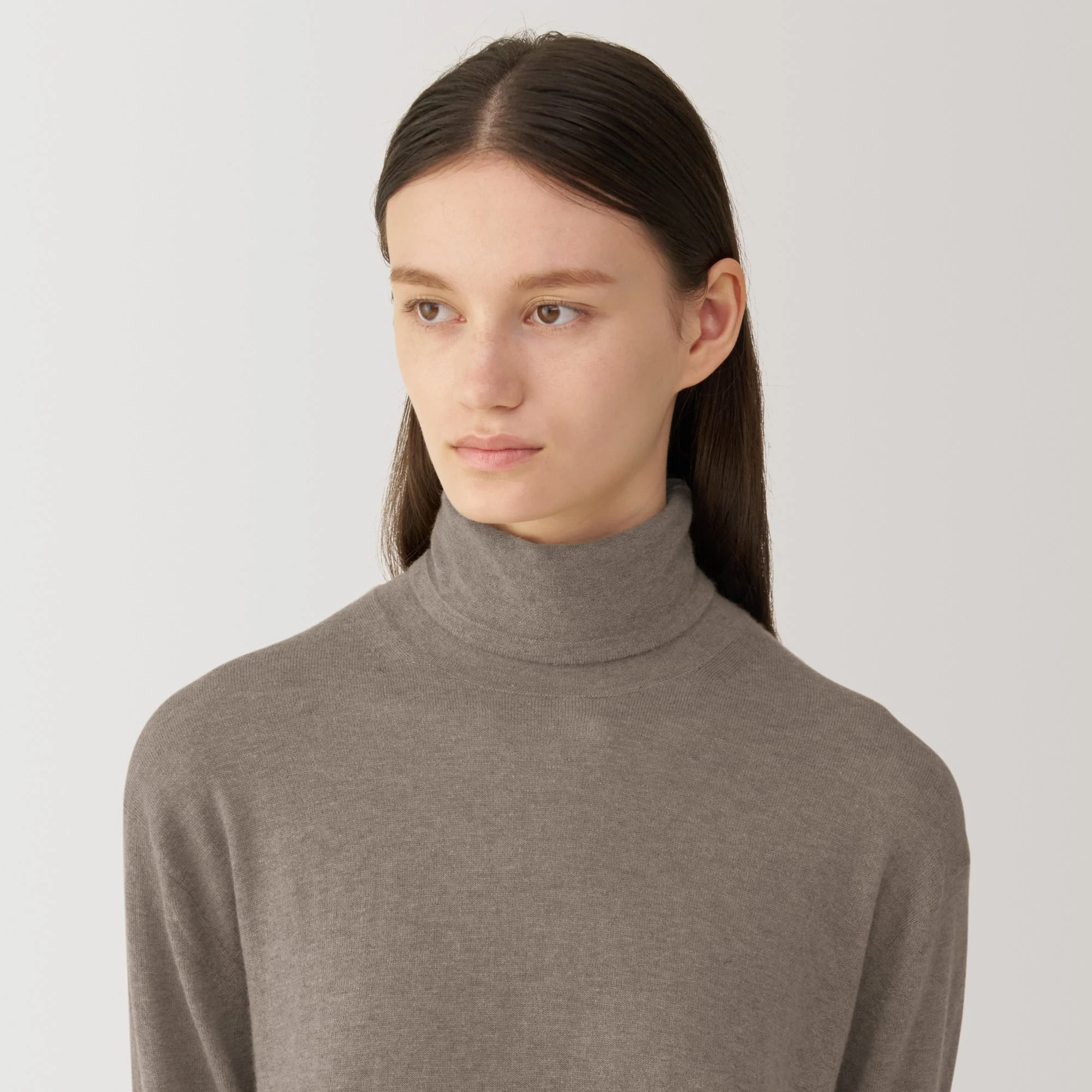 Labo Women's Natural Cashmere Turtleneck Sweater - Image 7