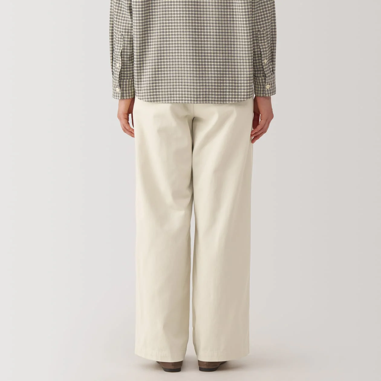 Women's Slub Yarn Chino Darted Wide Pants - Image 15
