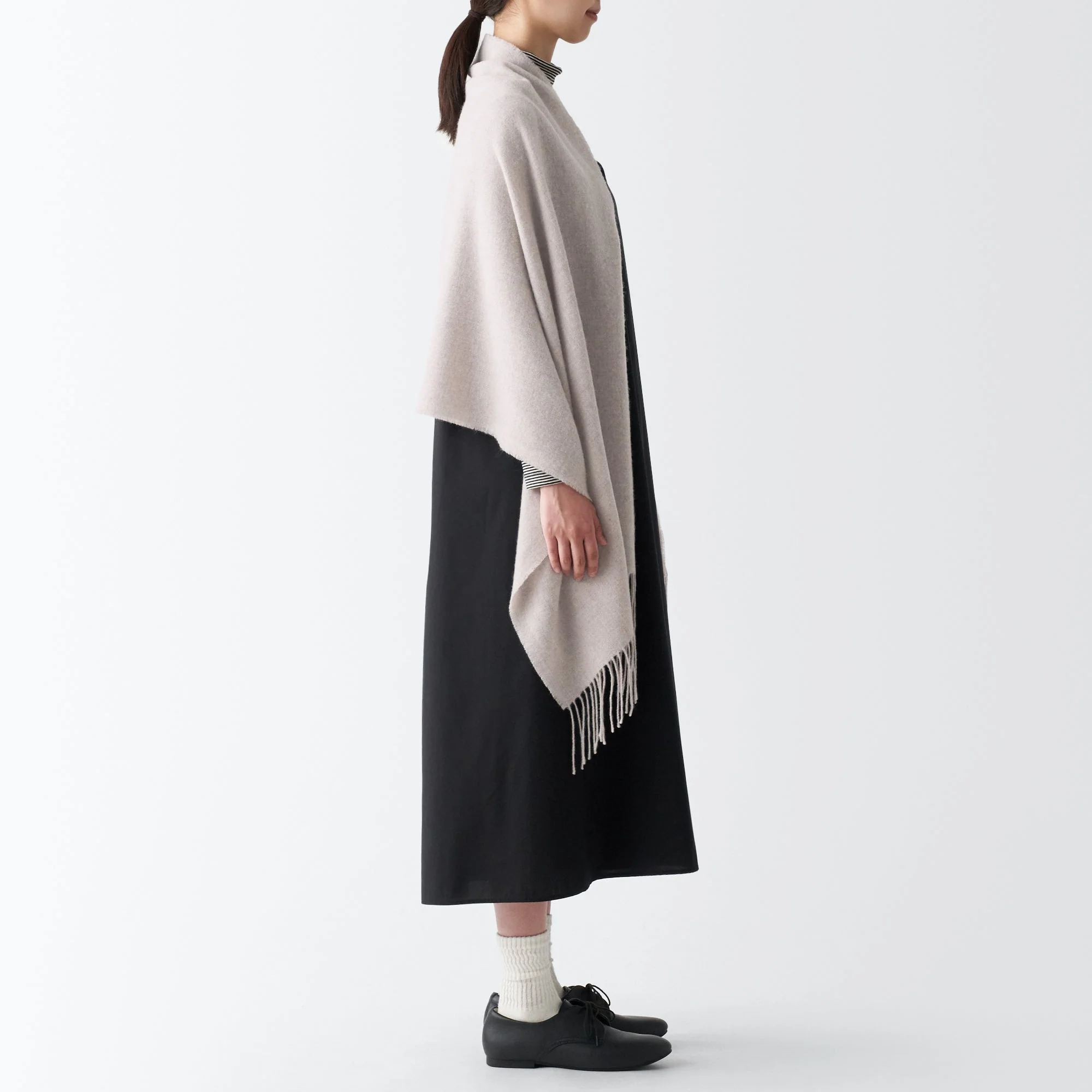 Wool 2-way Large Stole - Image 6