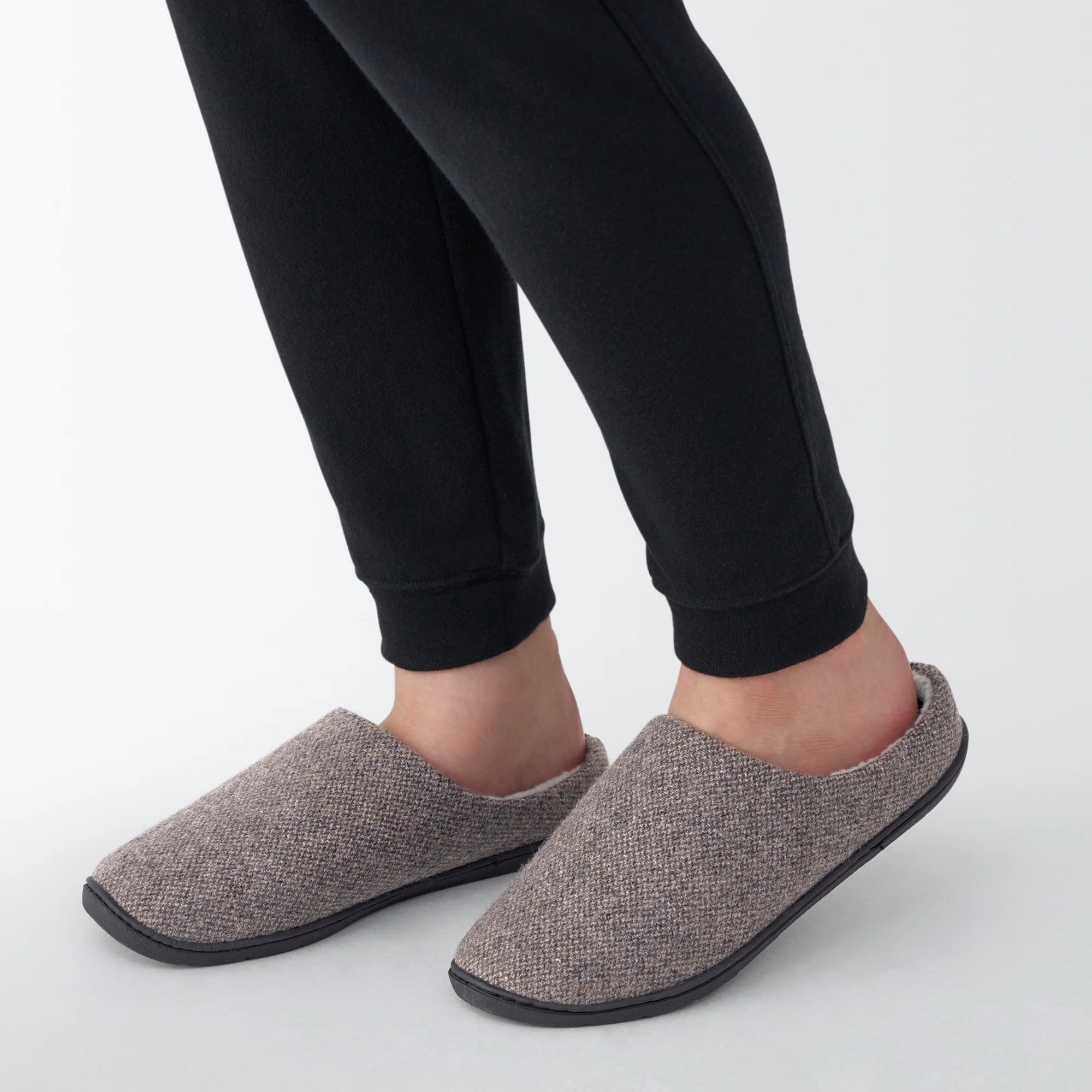 Wool Blend Comfortable Slippers - Image 16