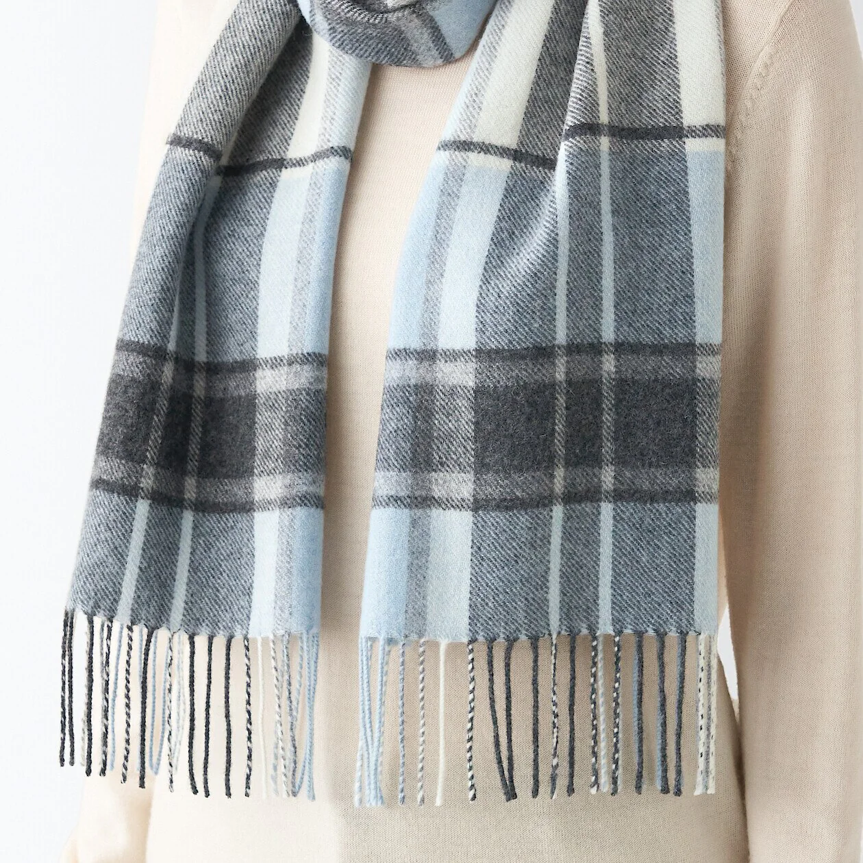 Woven Wool Scarf 30 x 180 cm - Image 4